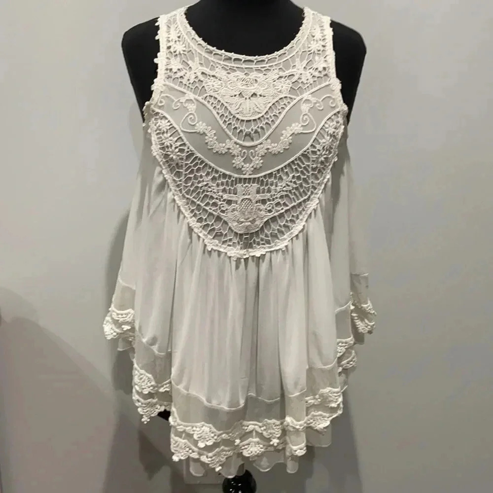 🎉HOST PICK 🎉Paradiso | Boho sleeveless Lace Layered  Top
